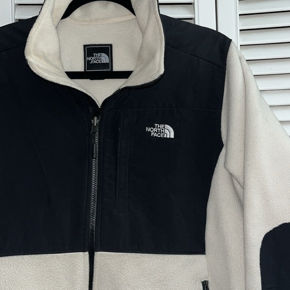 The North Face Women’s Denali jacket - Picture 4 of 11
